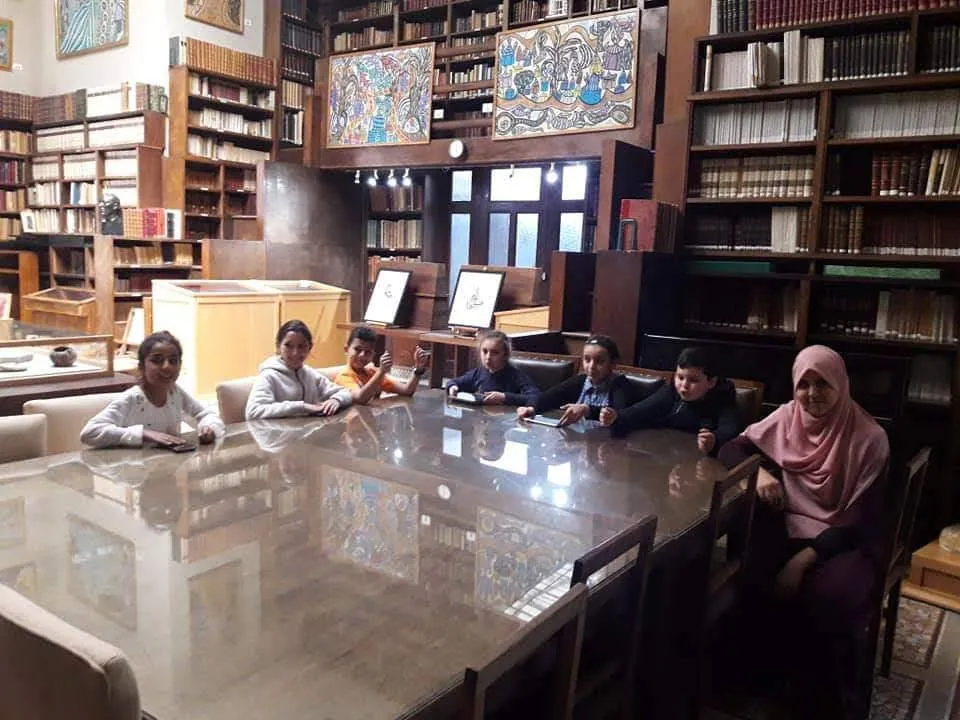 المكتبة، الأقسام وفضاءات المدرسة